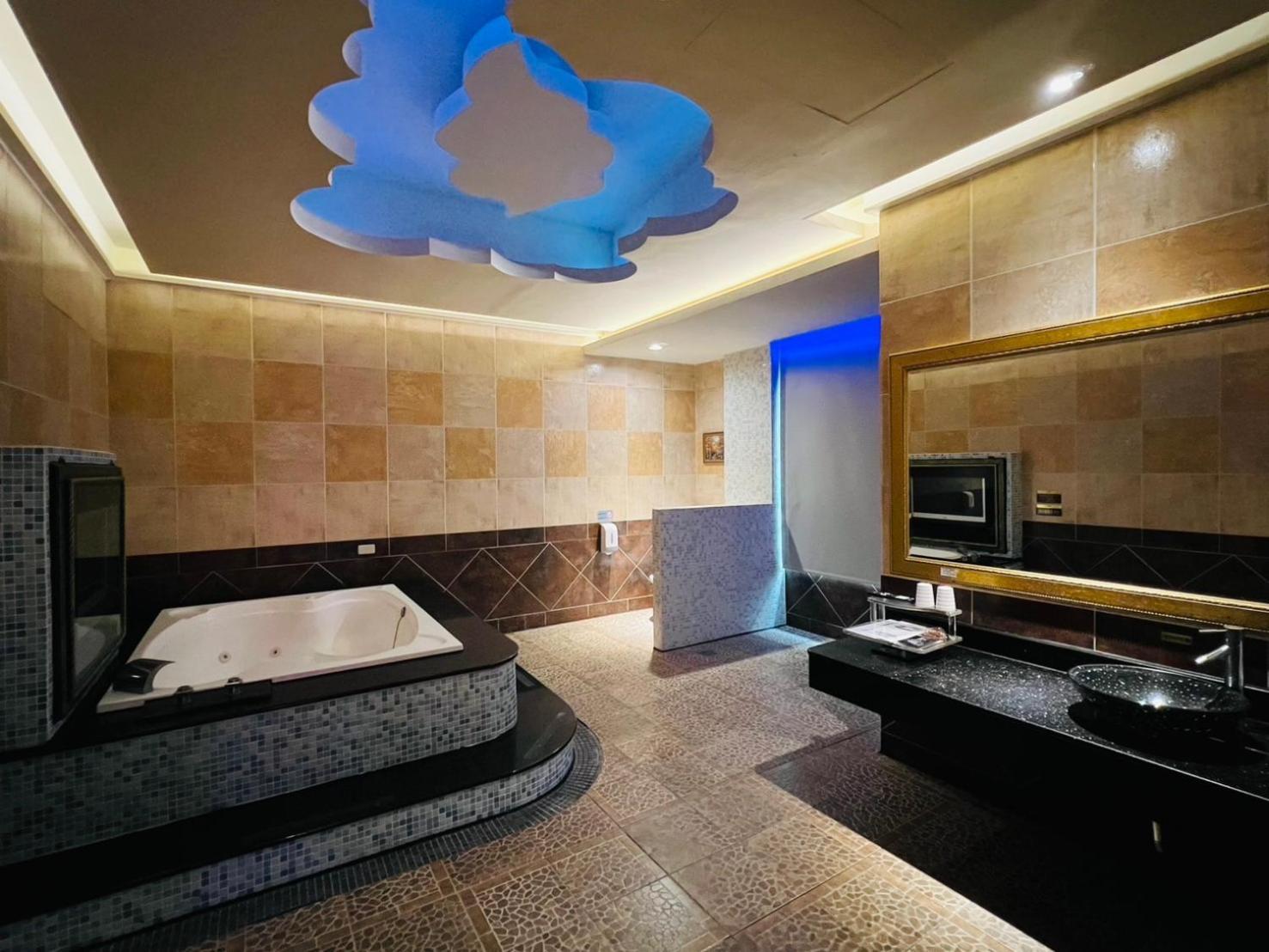 Wei Feng Exquisite Motel Pintung Branch Pingtung Экстерьер фото